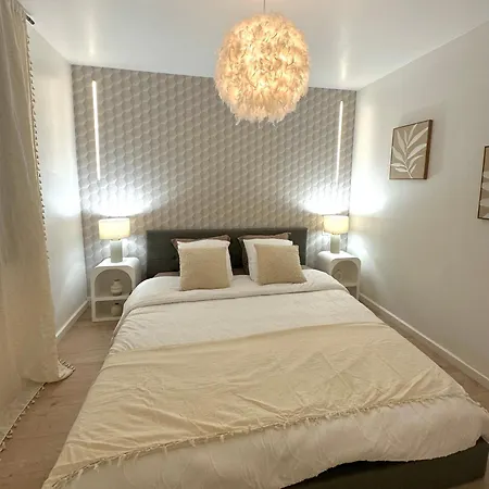 Lhavrais Parenthese Apartment *